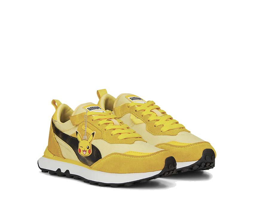 Puma Rider FV Pikachu Jr White 387814 01